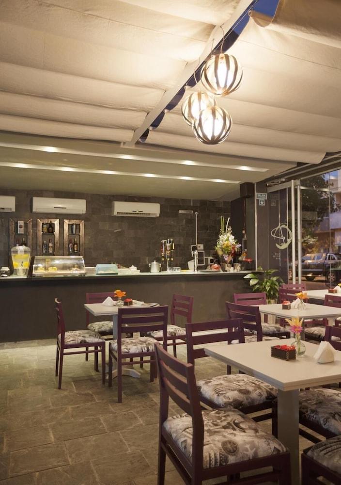 Ambit Boulevard Hotel Boutique ซานตาเฟ ภายนอก รูปภาพ